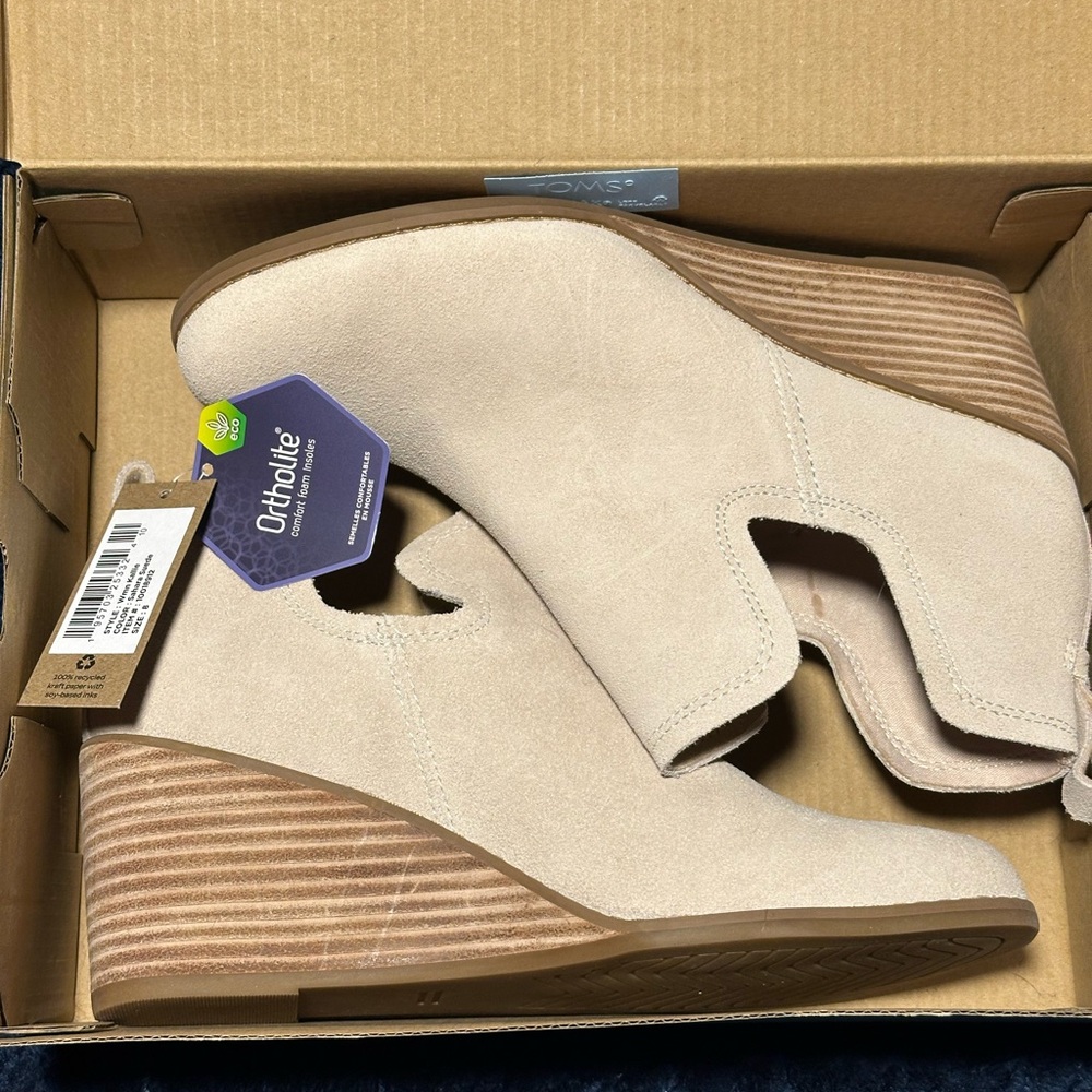Women's Cream Wedge Shoes